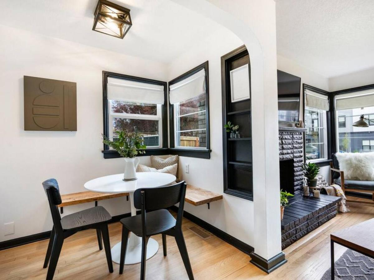 Picture Perfect Bungalow In The Heart Of Dt Vancouver Exteriér fotografie