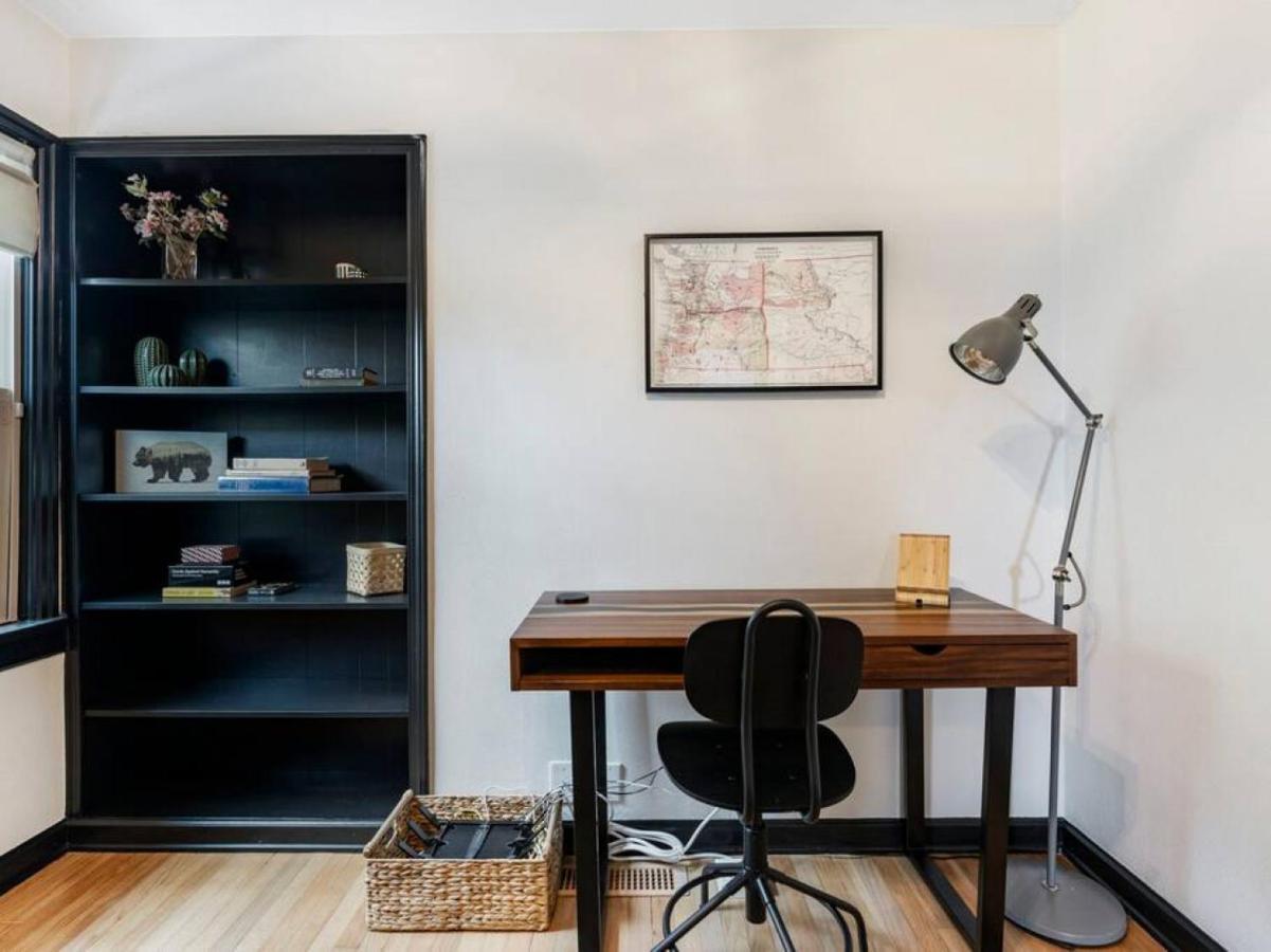 Picture Perfect Bungalow In The Heart Of Dt Vancouver Exteriér fotografie