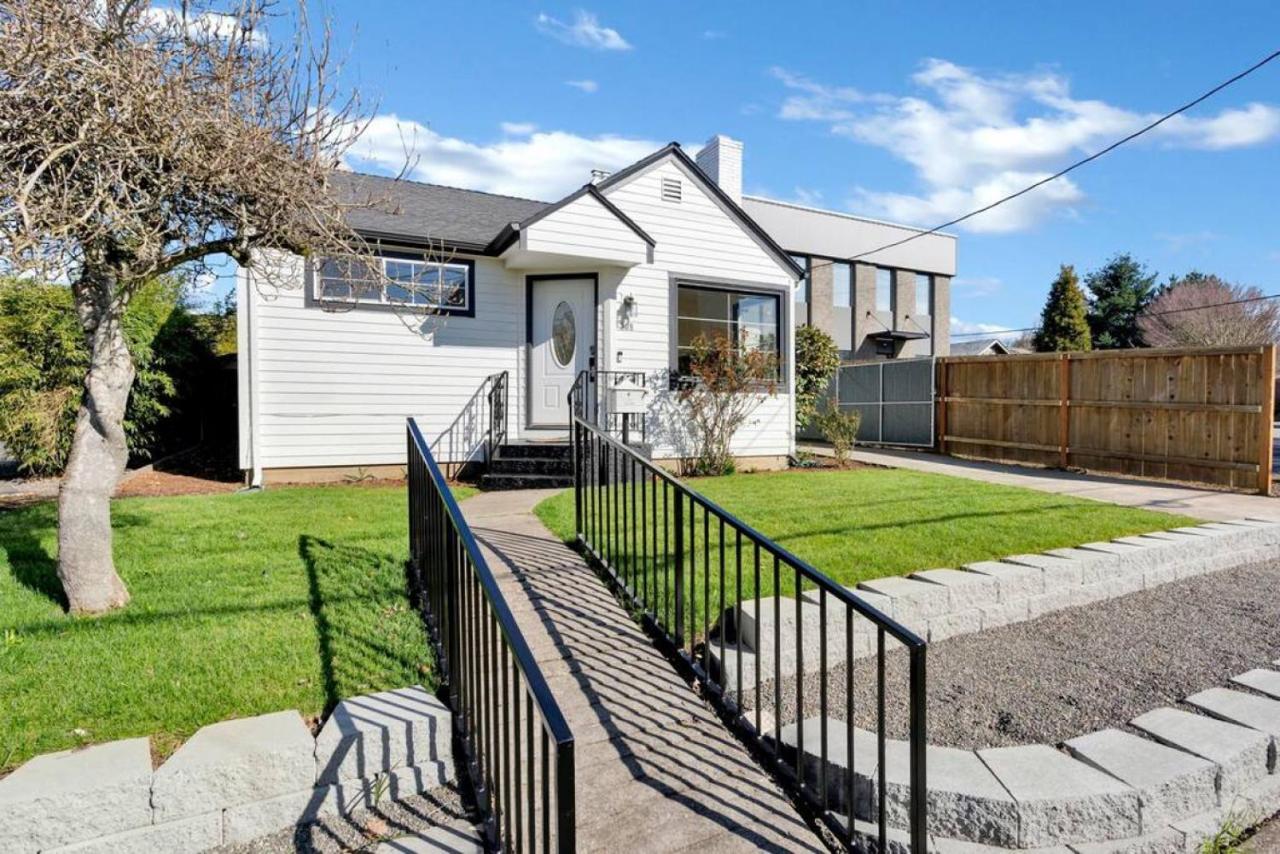 Picture Perfect Bungalow In The Heart Of Dt Vancouver Exteriér fotografie