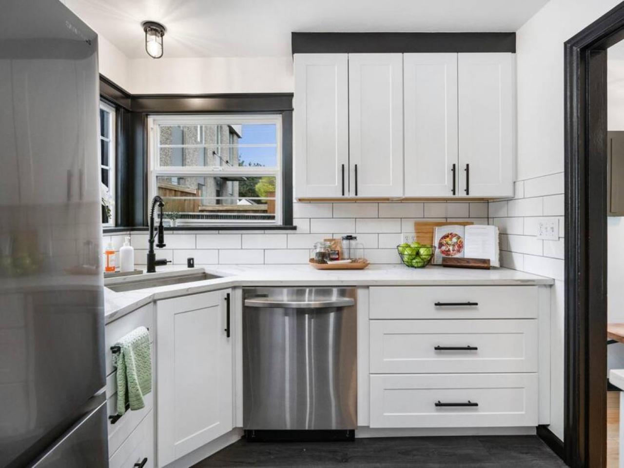 Picture Perfect Bungalow In The Heart Of Dt Vancouver Exteriér fotografie
