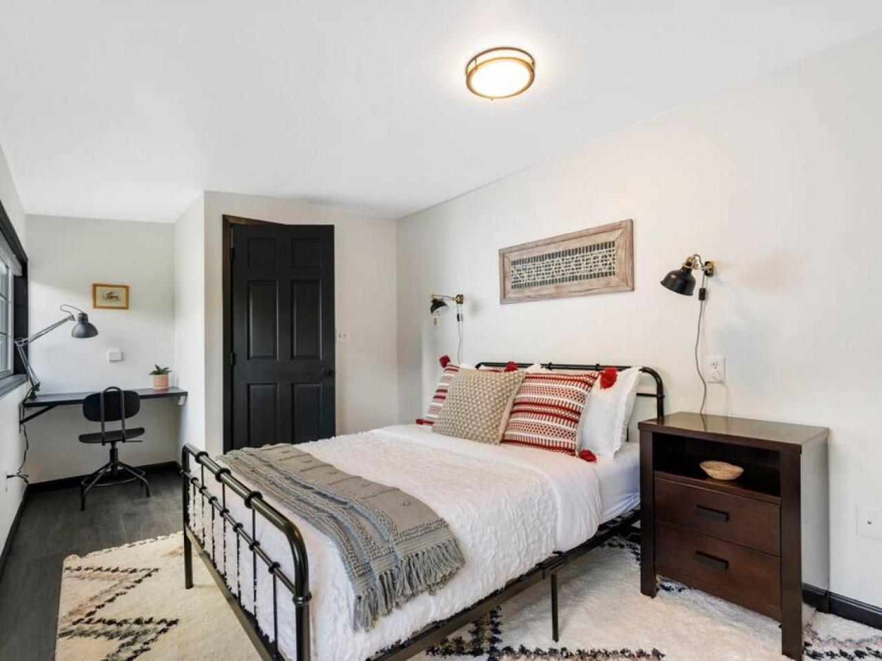 Picture Perfect Bungalow In The Heart Of Dt Vancouver Exteriér fotografie