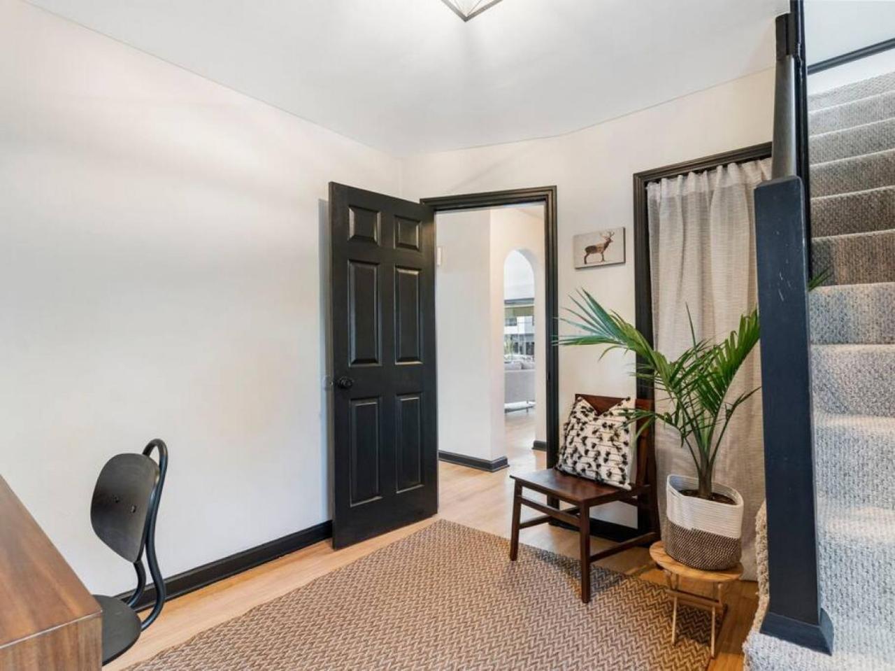 Picture Perfect Bungalow In The Heart Of Dt Vancouver Exteriér fotografie