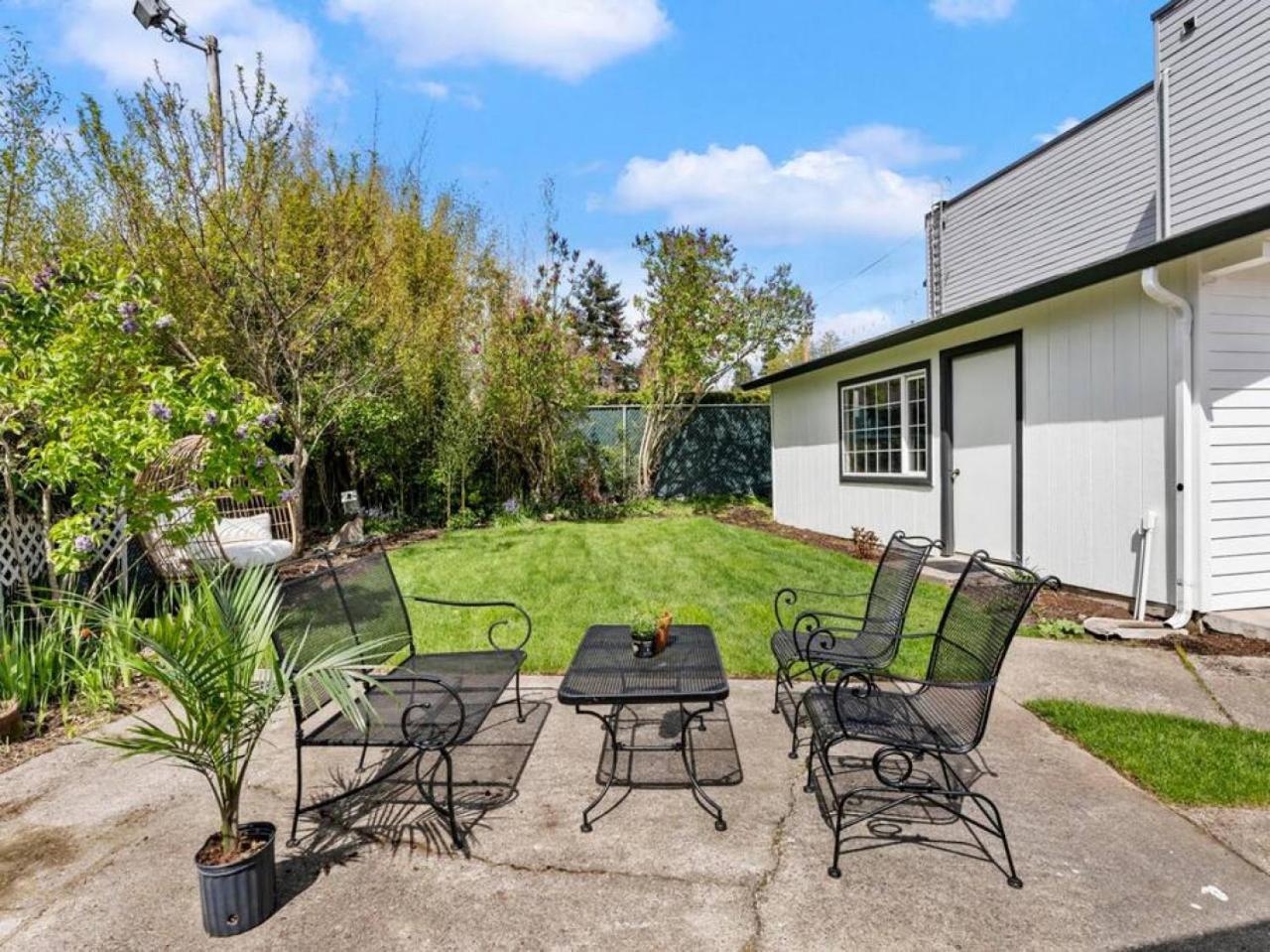 Picture Perfect Bungalow In The Heart Of Dt Vancouver Exteriér fotografie